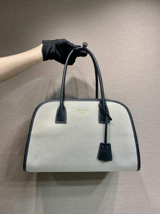 Picture of Prada Handbags _SKUfw197974993fw